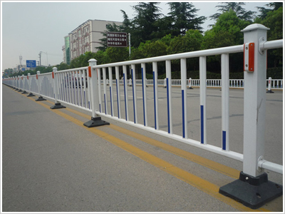 道路<a href='http://m.pdab.com.cn' target='_blank'><u>護欄</u></a>